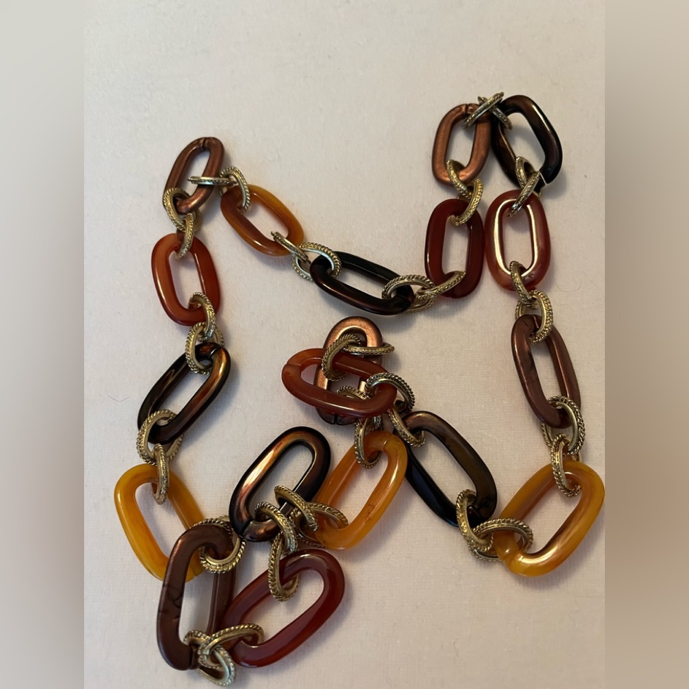 NWT Necklace in brown tones
